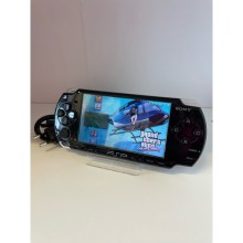 PSP 2003 slim sony playstation portable rankinė konsolė su žaidimais (70-80ž.) 32GB kortele, su pakrovėju, NAUDOTA