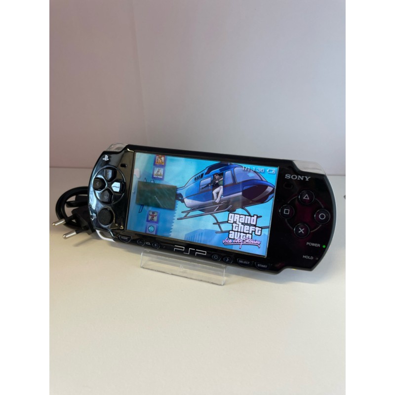 PSP 2003 slim sony playstation portable rankinė konsolė su žaidimais (70-80ž.) 32GB kortele, su pakrovėju, NAUDOTA