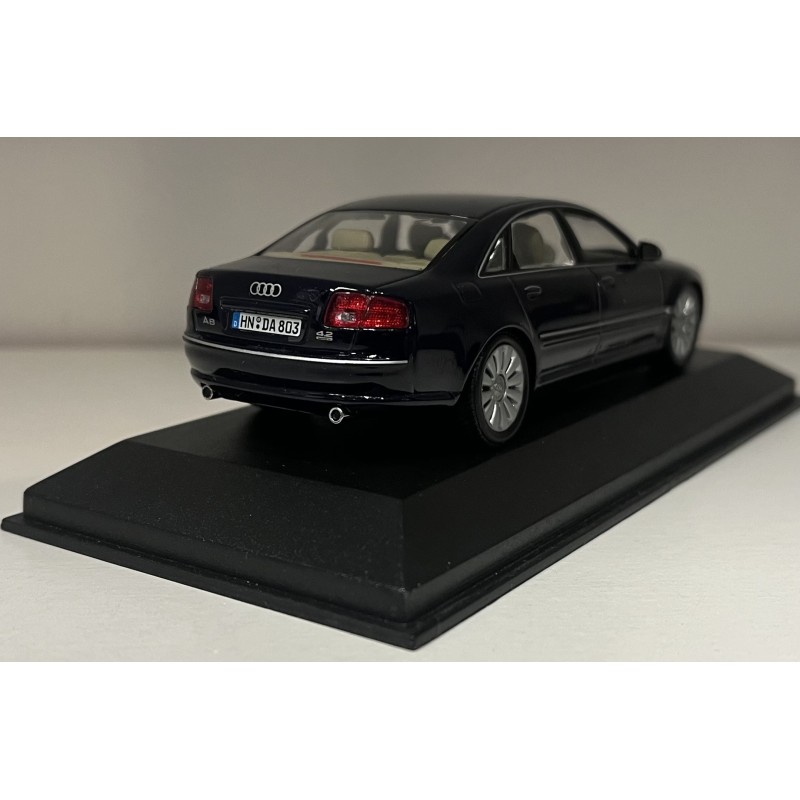 Audi A8 D3 minichamps 1:43