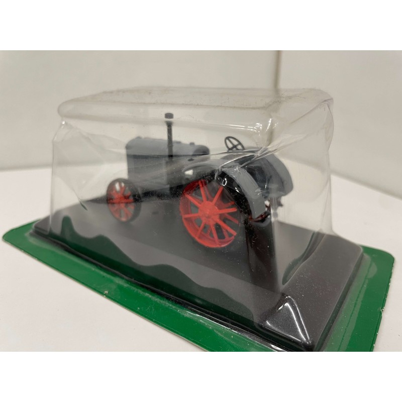 CXT3 15/30, 1:43, Hachette