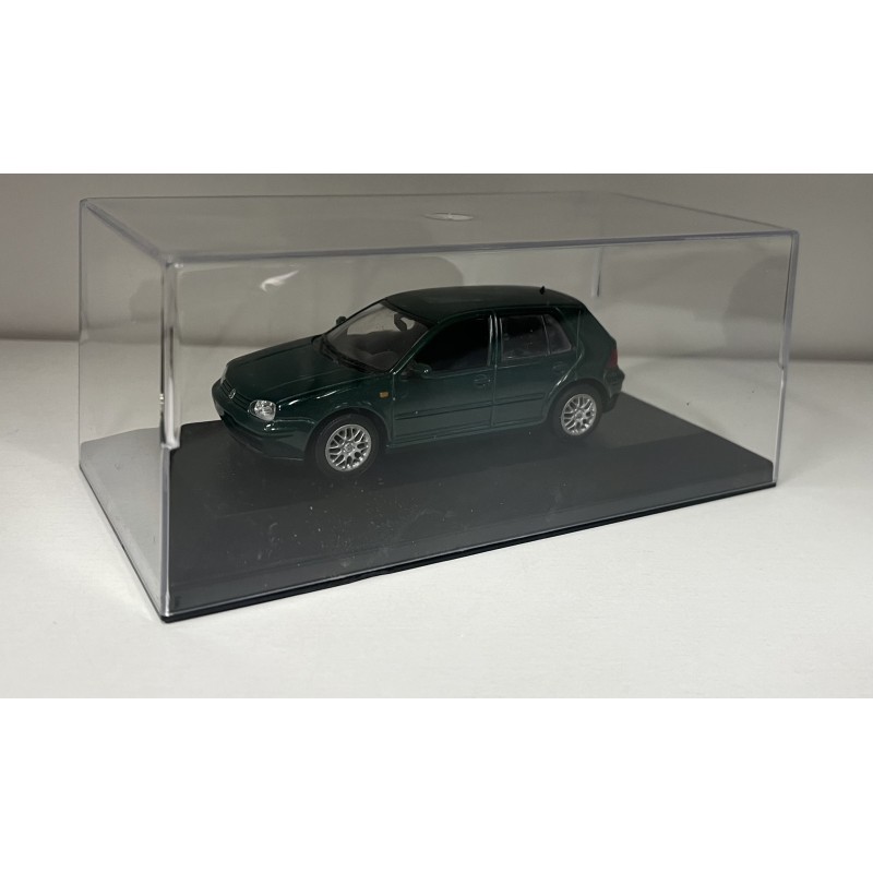 Volskwagen golf MK 4 1:43 Minichamps