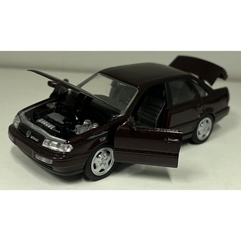Volkswagen passat B4 1:43 Schabak