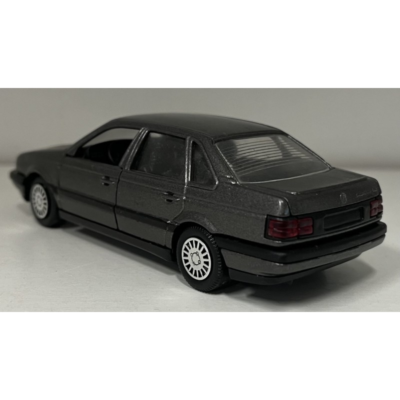 Volkswagen passat b3 1:43 Schabak