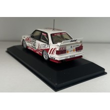 BMW e30 Minichamps 1:43