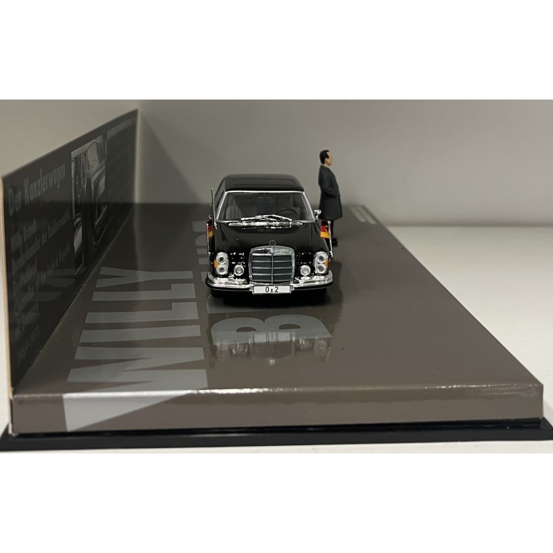 Mercedes-Benz  300 Sel presidental car 1:43 Minichamps