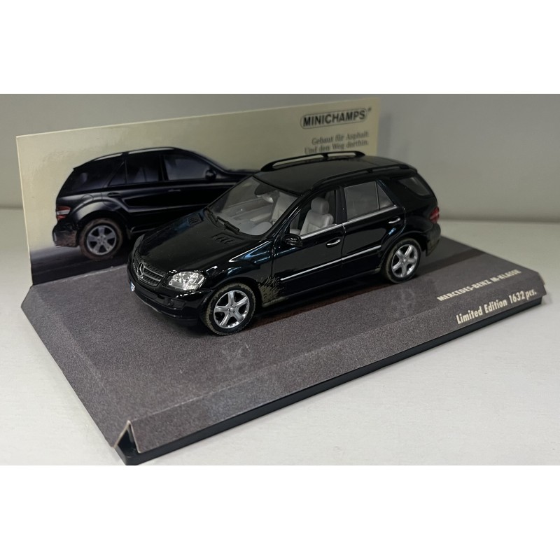 Mercedes-Benz ML 1:43 minichamps