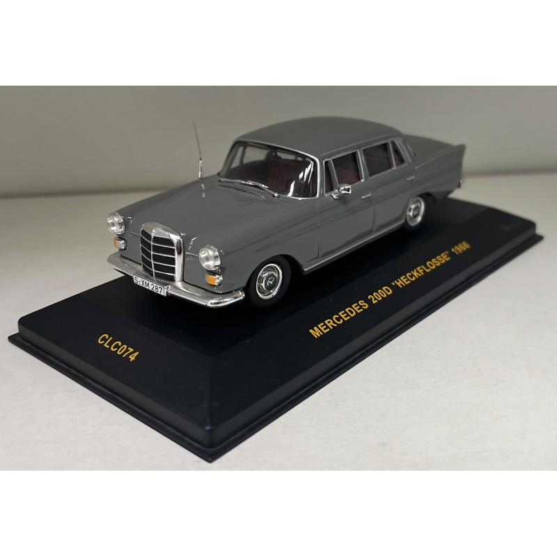 Mercedes-Benz 200 1:43 minichamps
