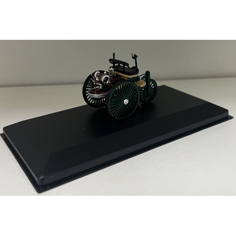 Mercedes-Benz Motorwagen 1:43 minichamps