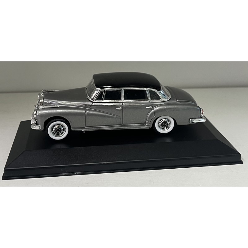 Mercedes-Benz 300D 1:43 RIO