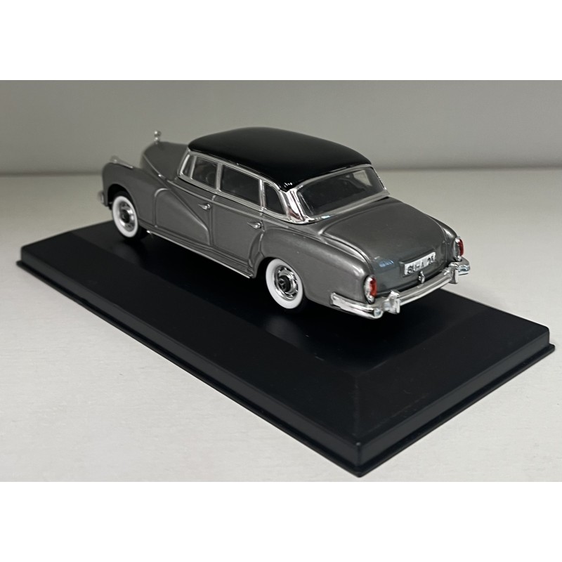 Mercedes-Benz 300D 1:43 RIO