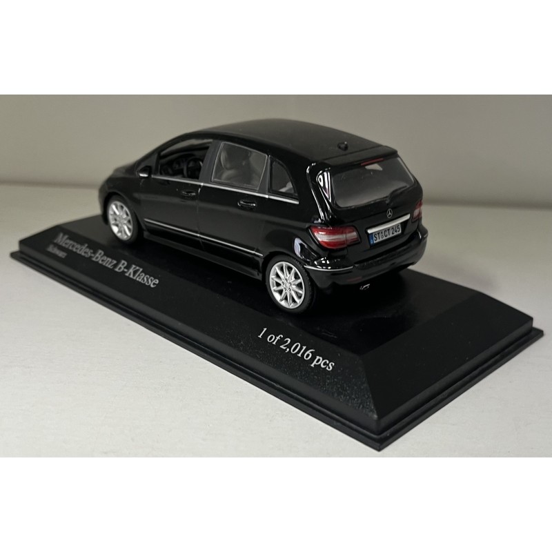 Mercedes-Benz B-klasse 1:43 Minichamps