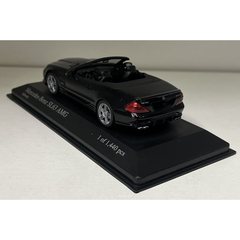 Mercedes-Benz SL63 amg 1:43 Minichamps
