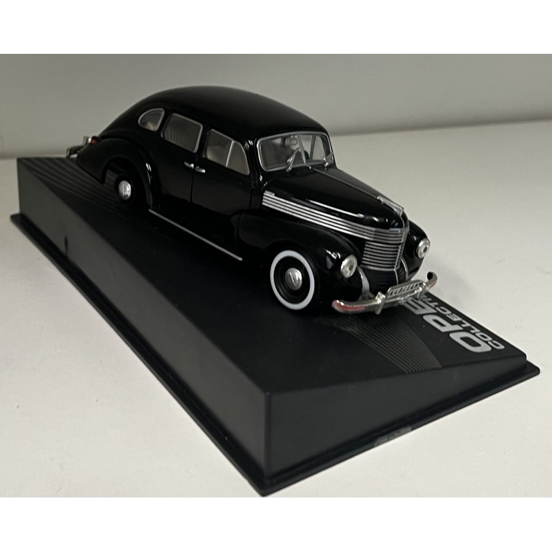 Opel Kapitan 1948 1:43 IXO .defektas